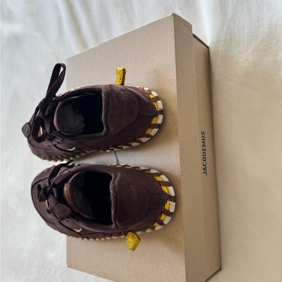 Jacquemus Brown Sneakers with Gold Accents - Picture 6 of 6